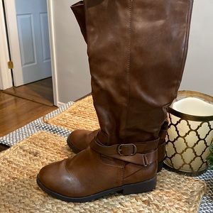 Faux leather boots. Hardly worn. Great condition
